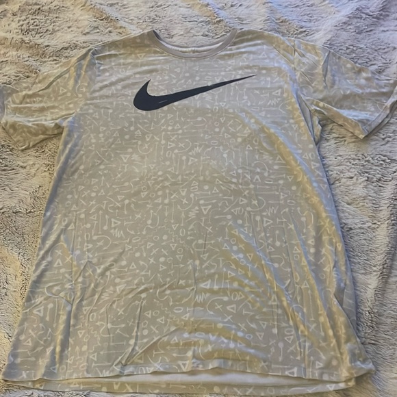 Nike Dri-Fit XL Tall Men’s T-Shirt - Picture 1 of 7